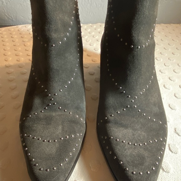 GREY CITY WOMEN'S WENDY STUDDED BOOTIE,IRON GREY - Picture 4 of 16